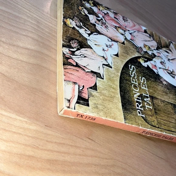 Princess Tales edited by Nora Kramer illustrated by Barbara Cooney - Picture 11 of 12